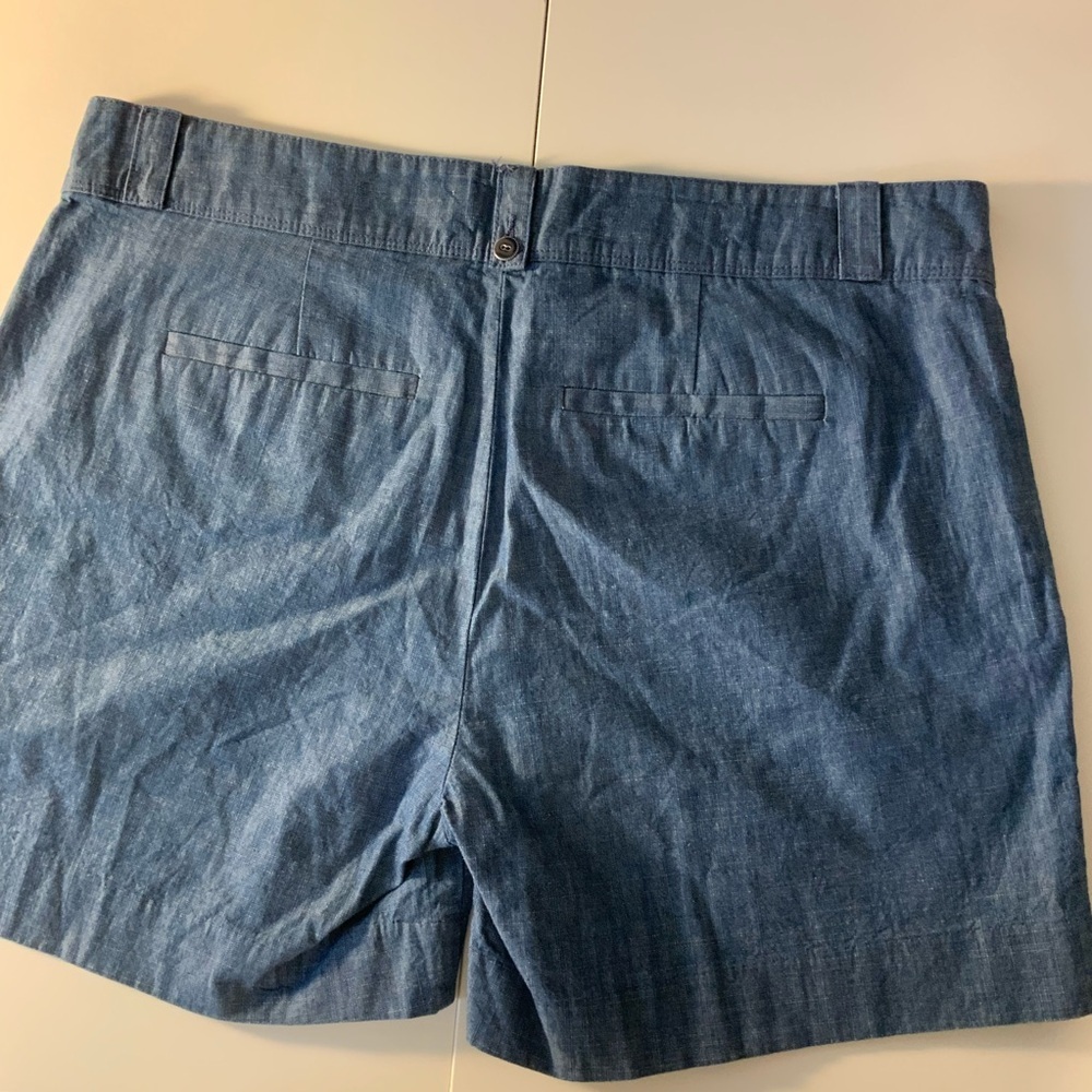 Isaac Mizrahi Denim Blue Women's Shorts NWT - Picture 4 of 7